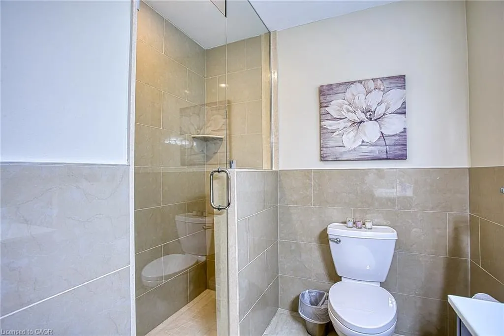 633 Rosseau Road