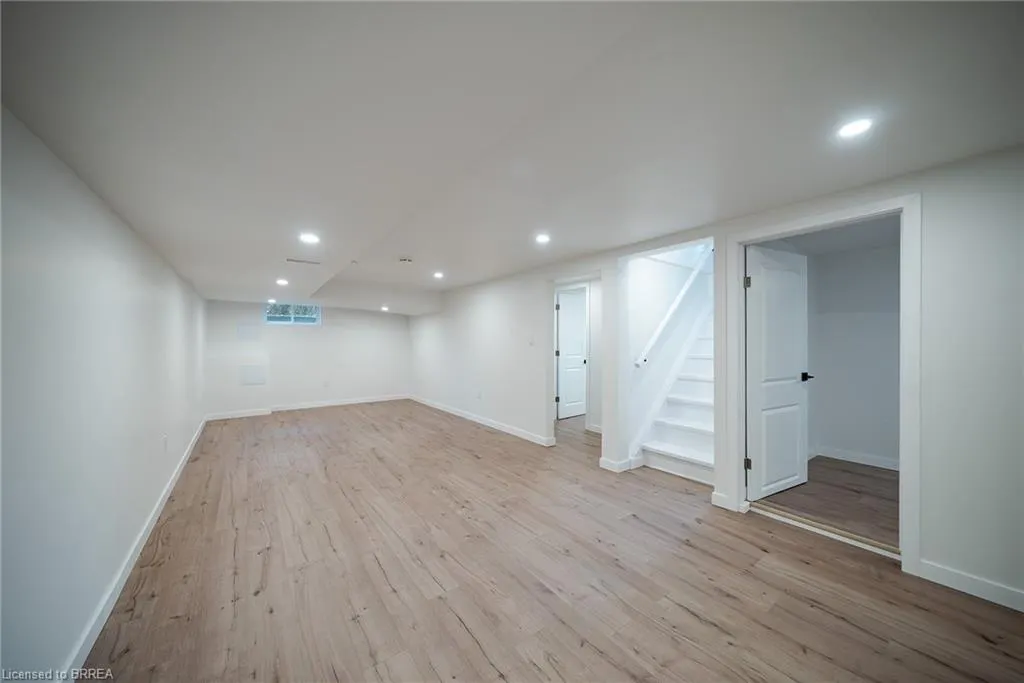 91 Varadi Avenue