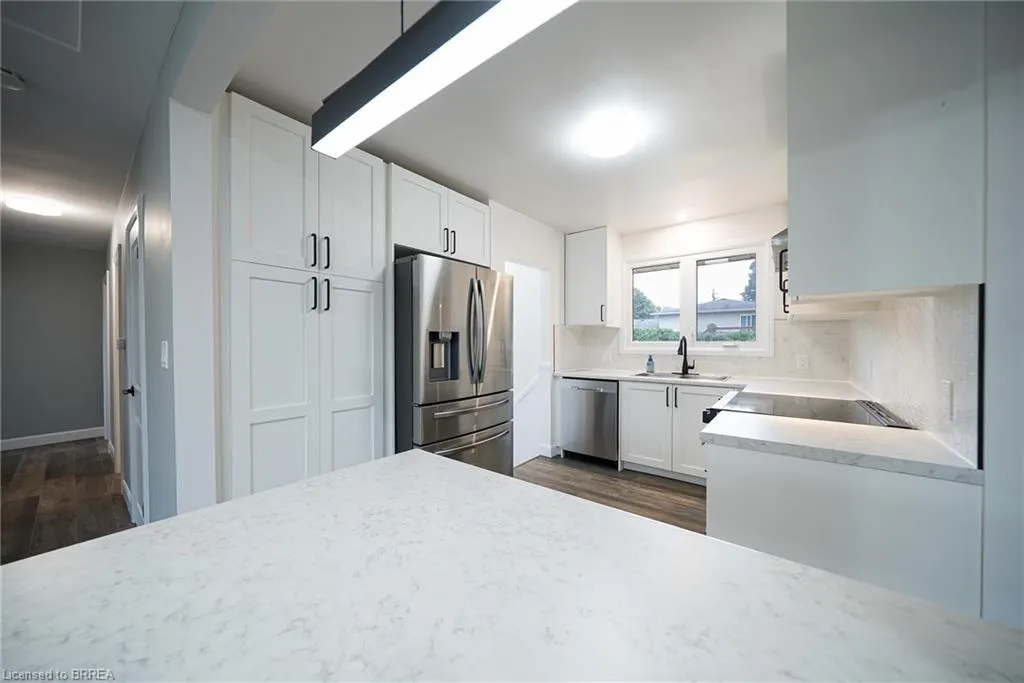 91 Varadi Avenue