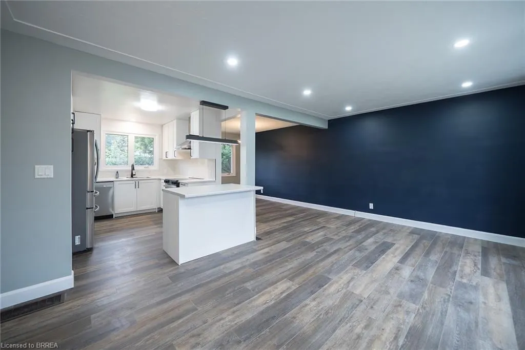 91 Varadi Avenue