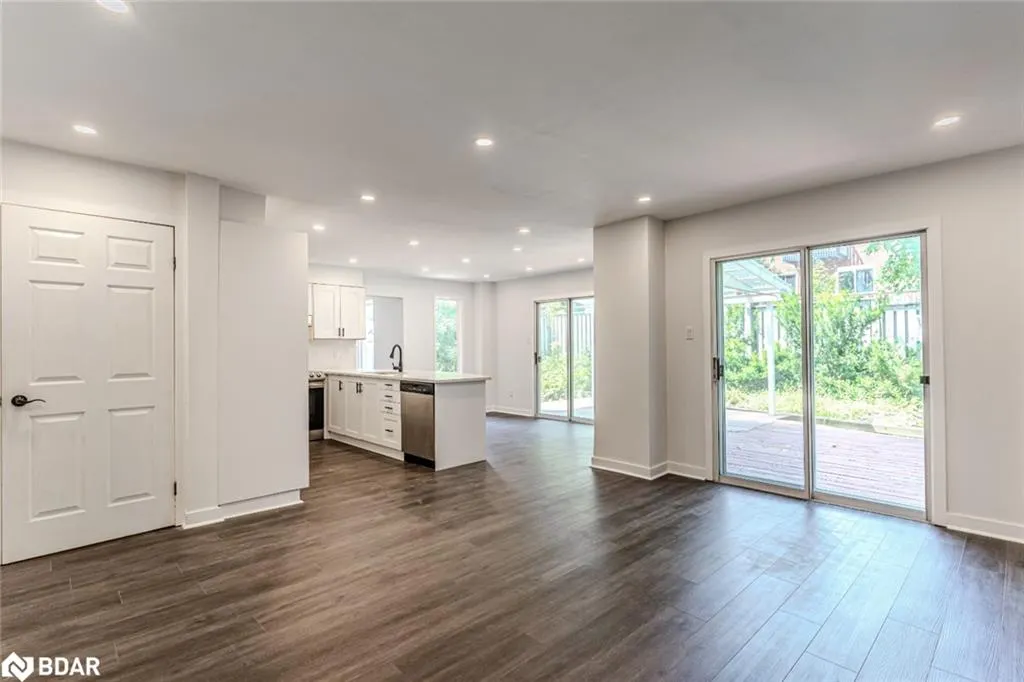 21 Autumn Lane