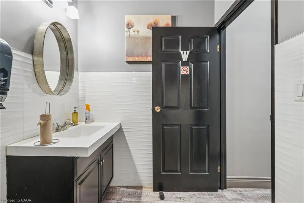 295 Alma Street, #2