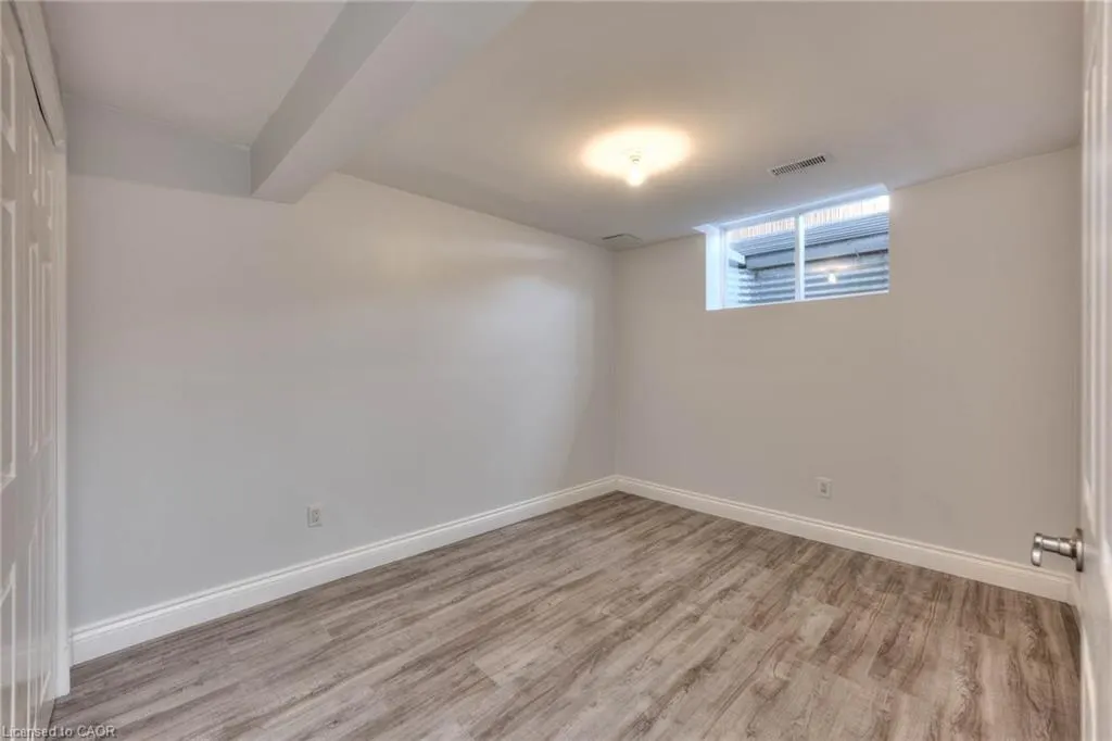 21 Whittaker Crescent