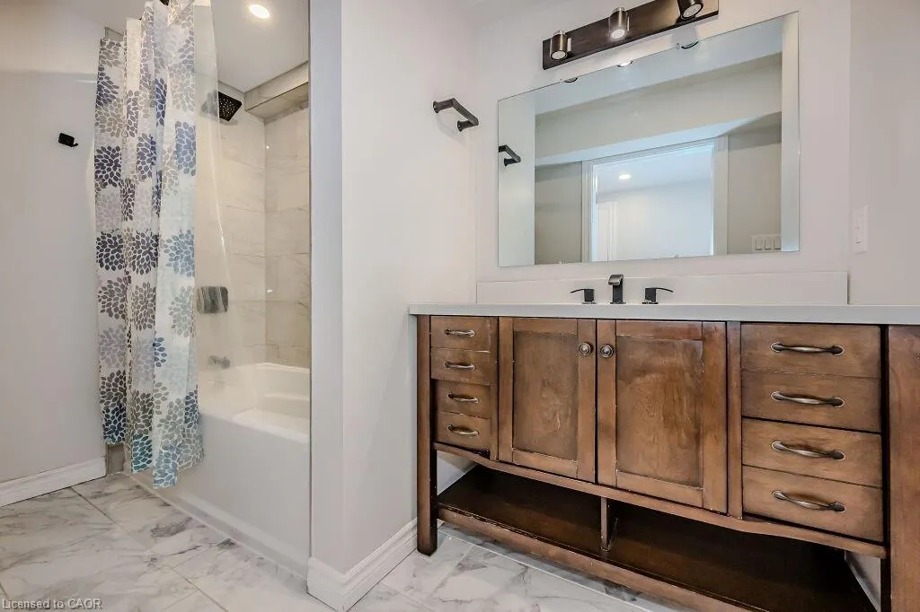 277 Dewdrop Crescent, #Lower