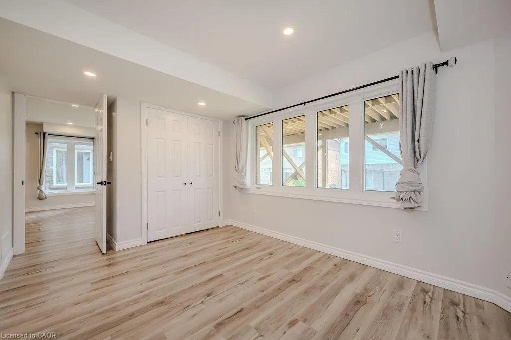 277 Dewdrop Crescent, #Lower