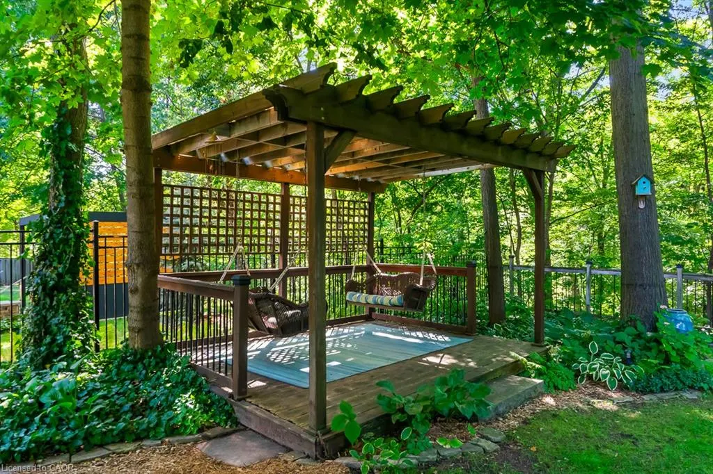 1318 Hillview Crescent