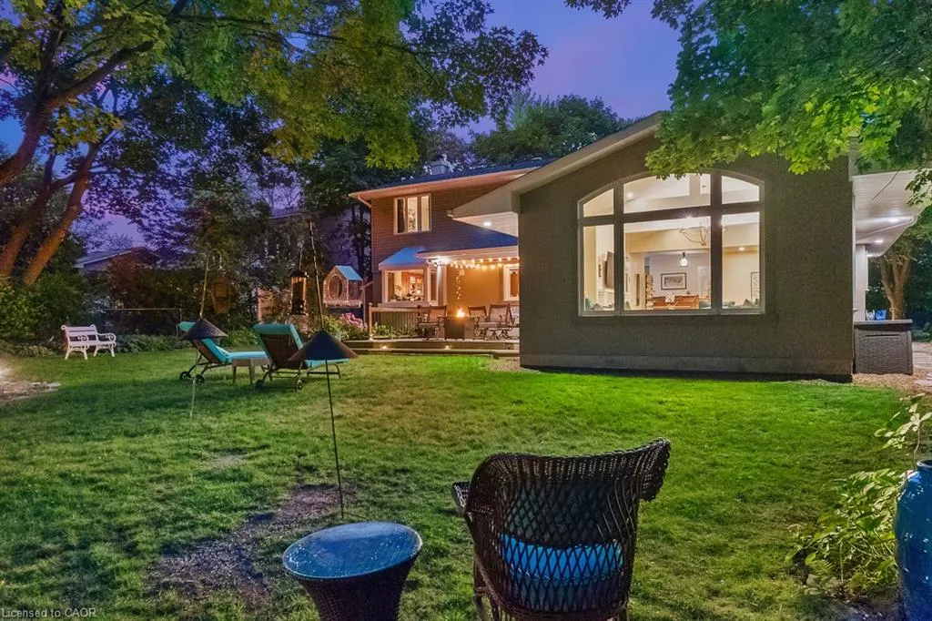 1318 Hillview Crescent