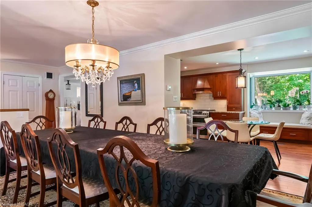 1318 Hillview Crescent