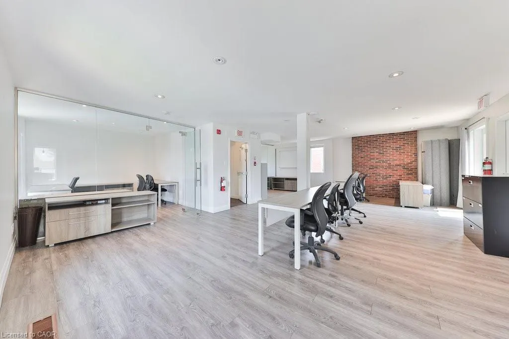 15 Mississauga Road S, #Upper