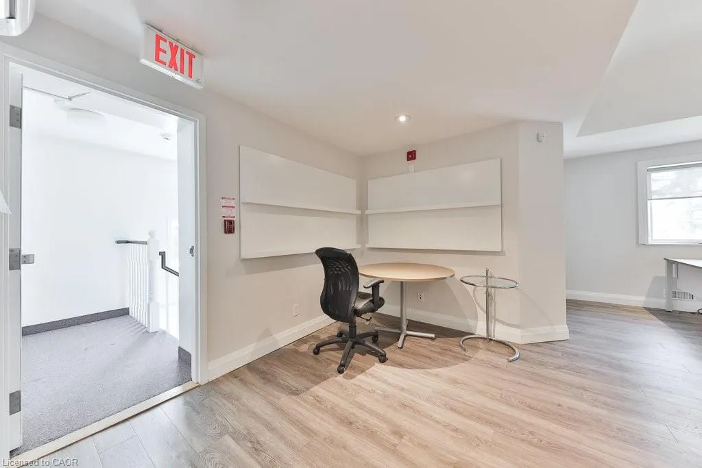 15 Mississauga Road S, #Upper