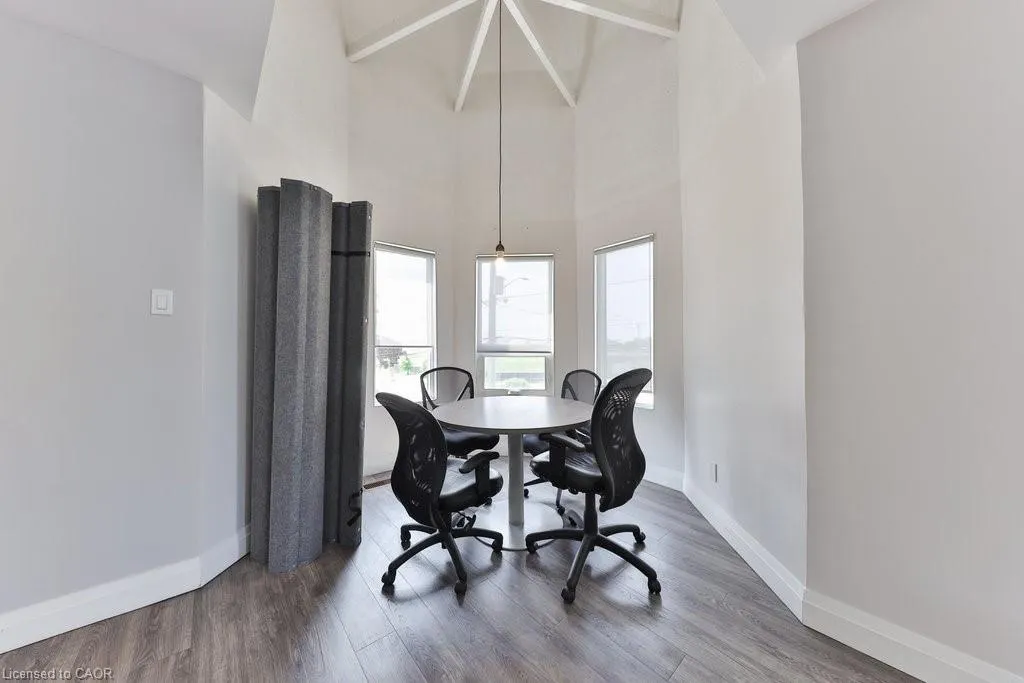 15 Mississauga Road S, #Upper