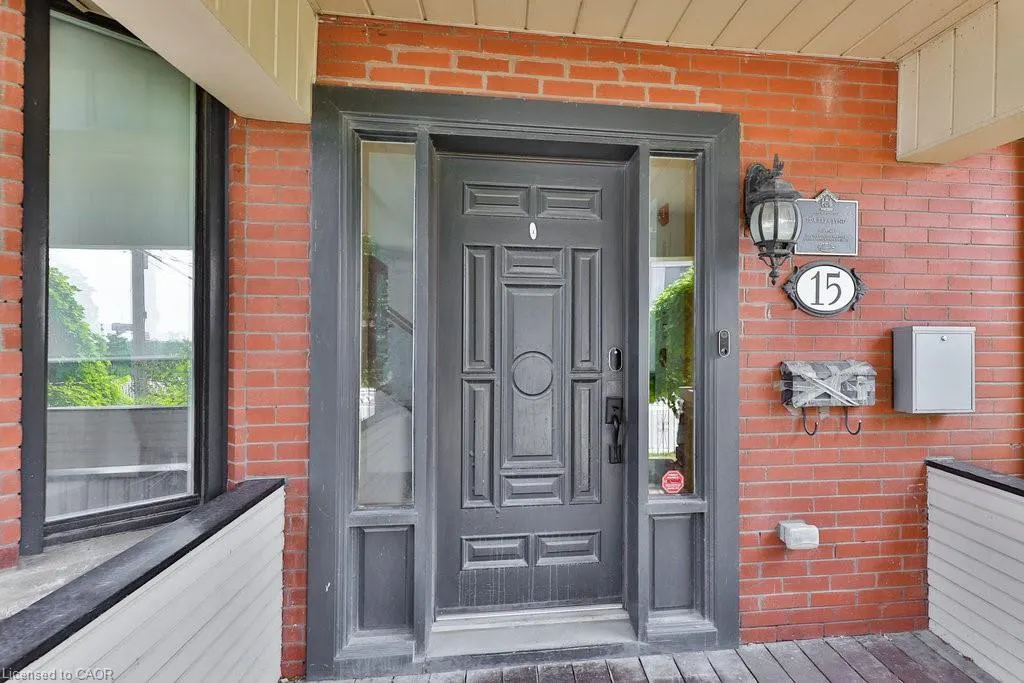 15 Mississauga Road S, #Main