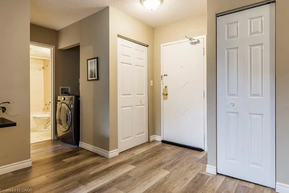 75 Glenburn Court, #409
