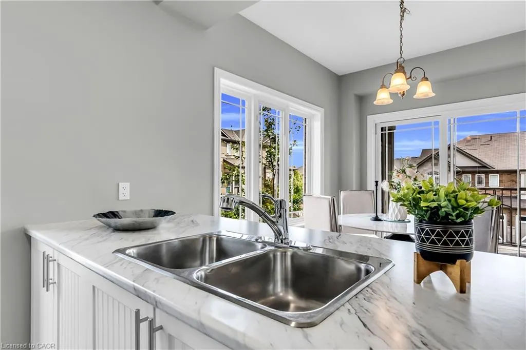 89 Bloom Crescent