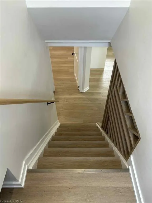 28 Victor Boulevard, #LOWER