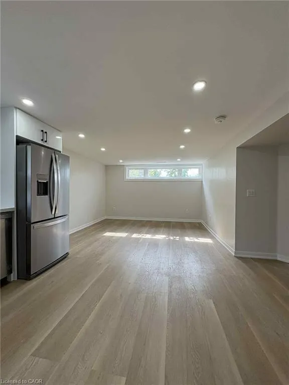 28 Victor Boulevard, #LOWER
