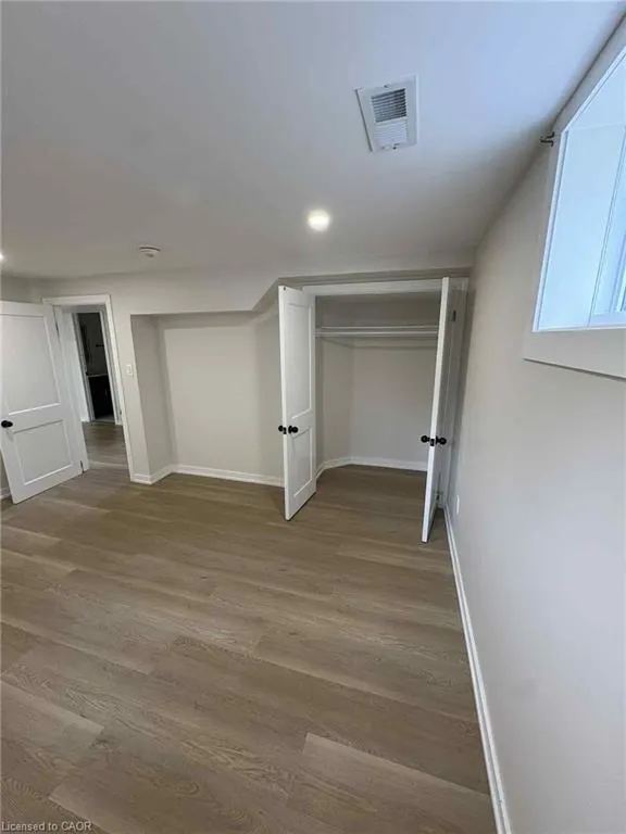 28 Victor Boulevard, #LOWER