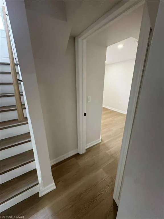 28 Victor Boulevard, #LOWER