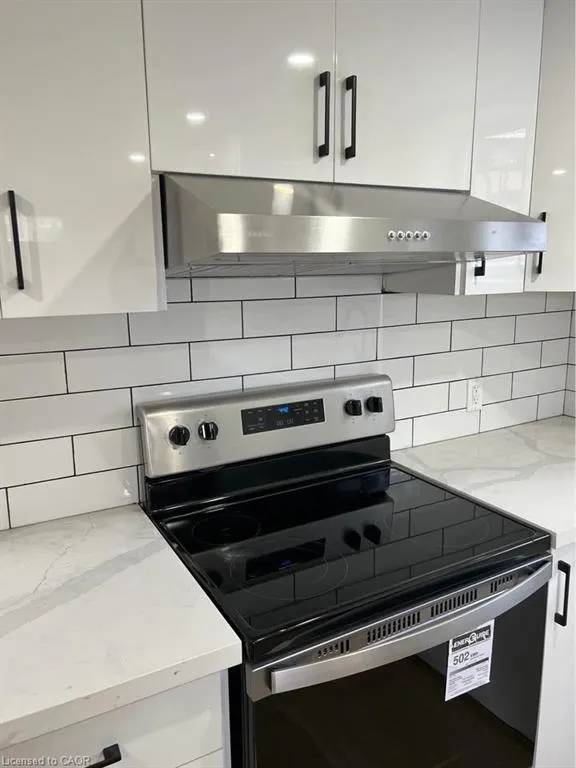28 Victor Boulevard, #LOWER