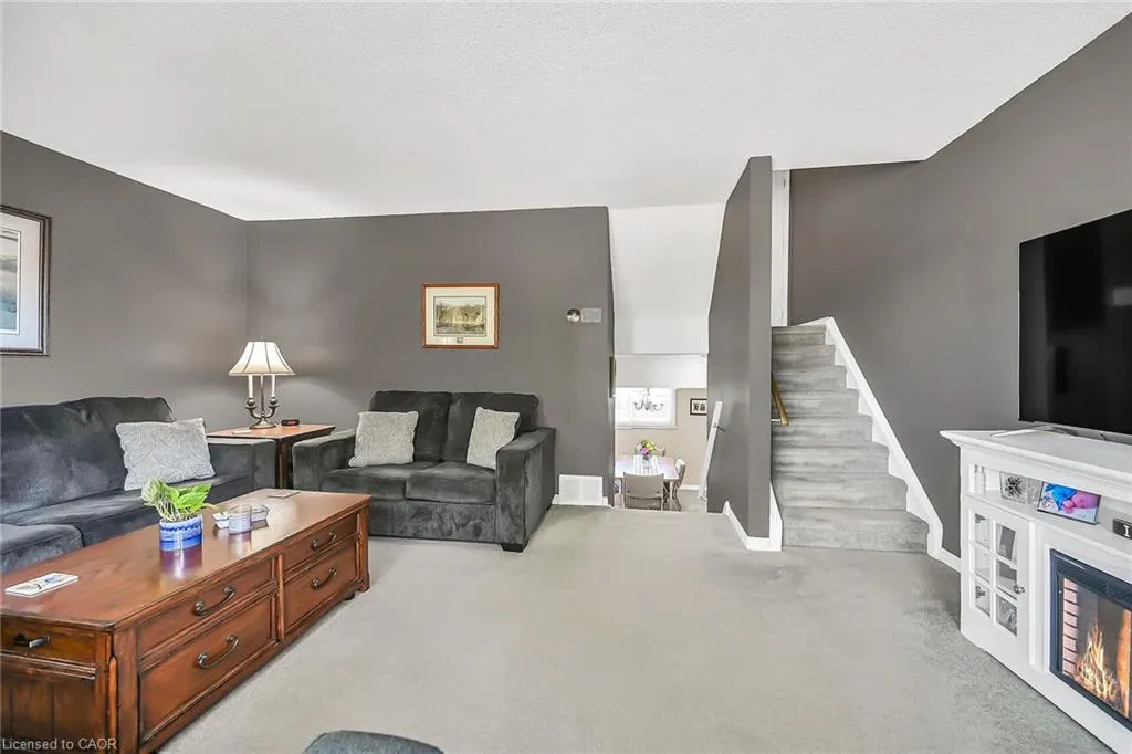 444 Stone Church Road W, #P1