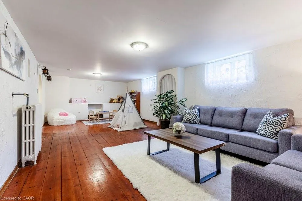 37 Lower Horning Road