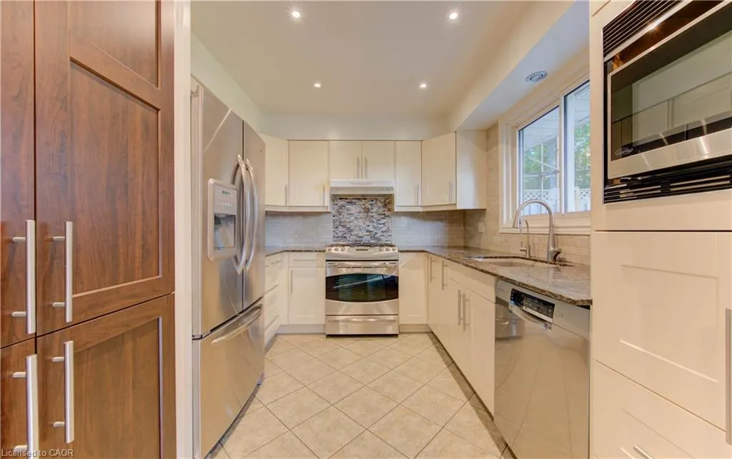 276 Laurentian Drive