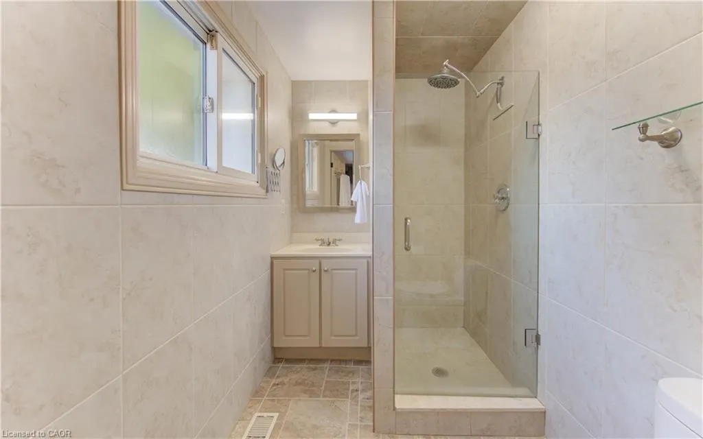 276 Laurentian Drive