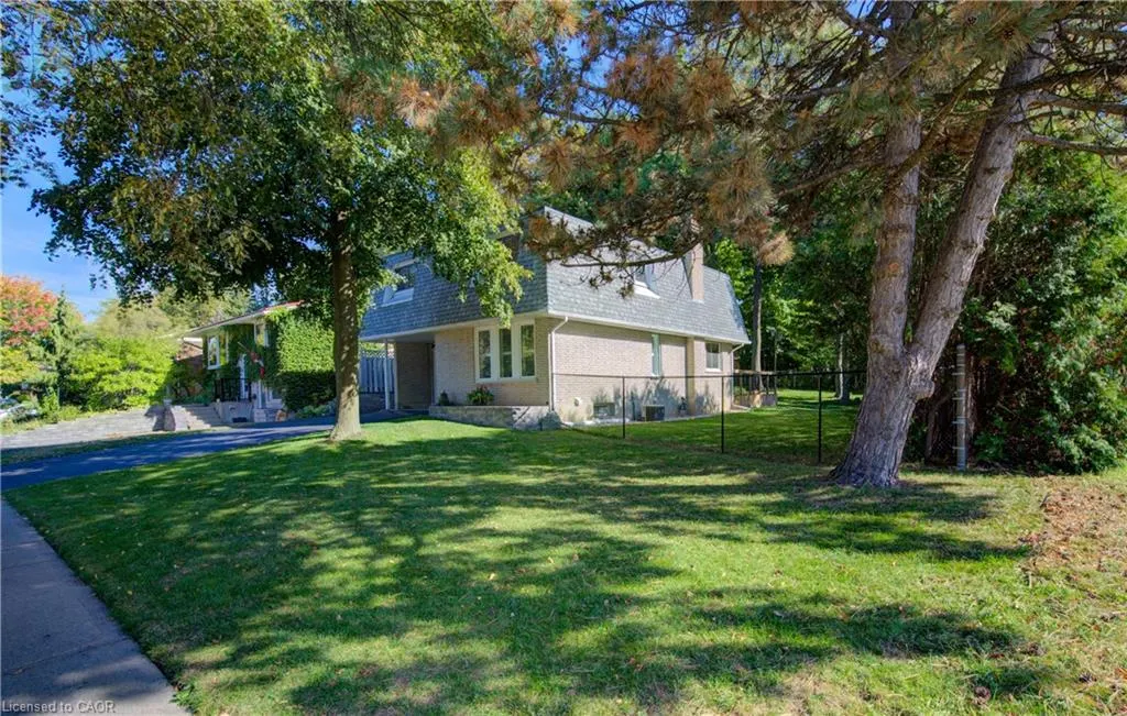 276 Laurentian Drive