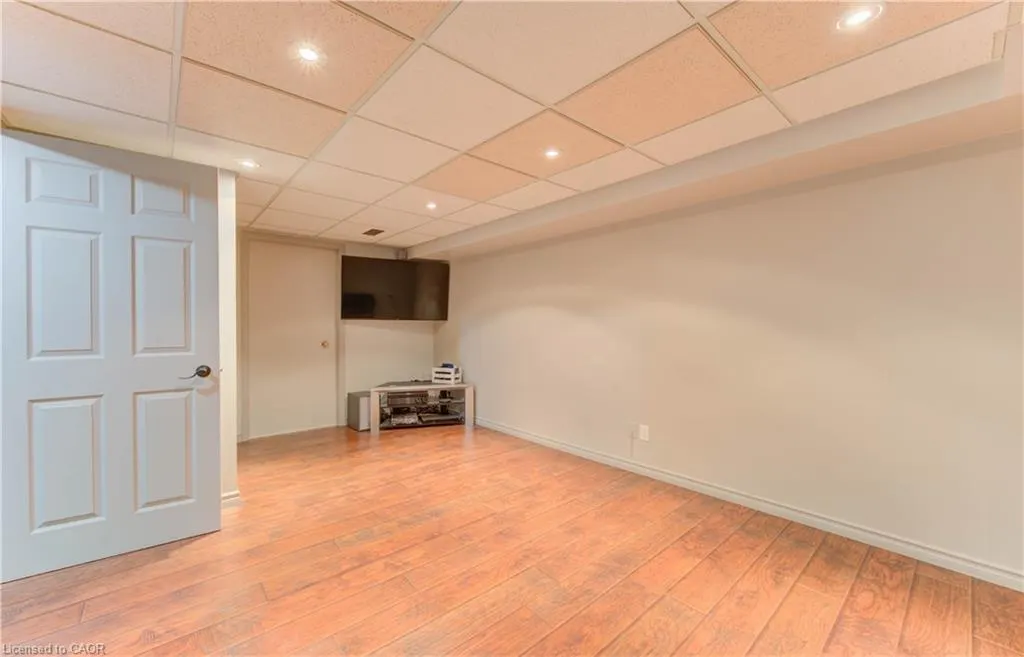 276 Laurentian Drive