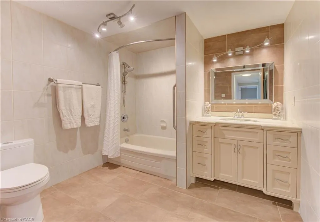 276 Laurentian Drive