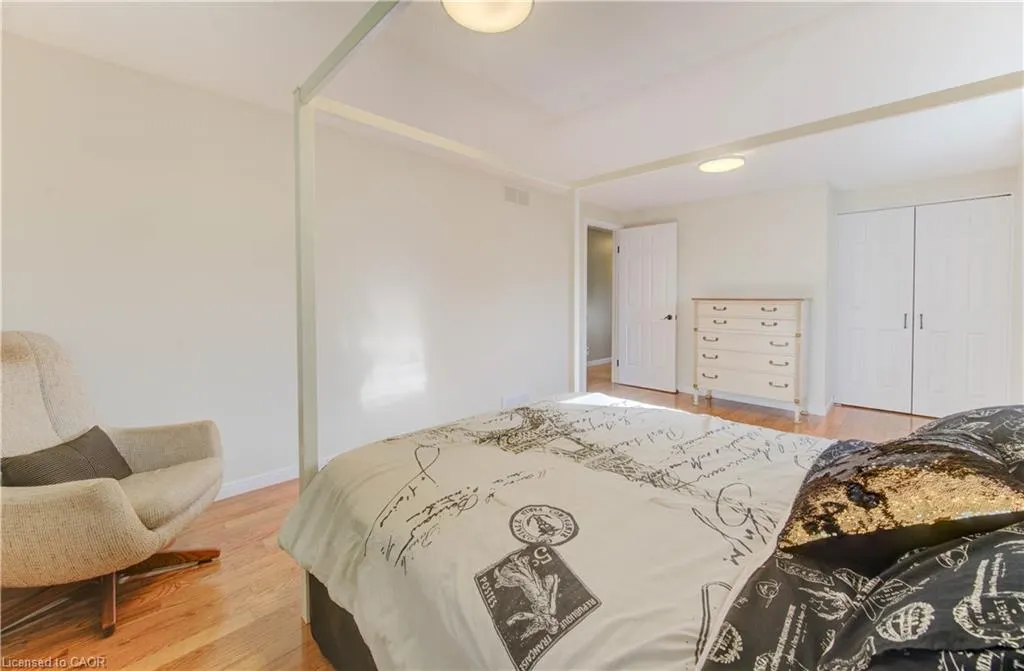 276 Laurentian Drive