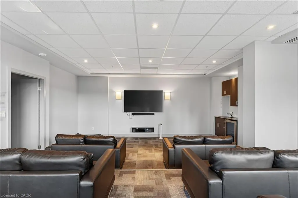 1 Victoria Street S, #1804