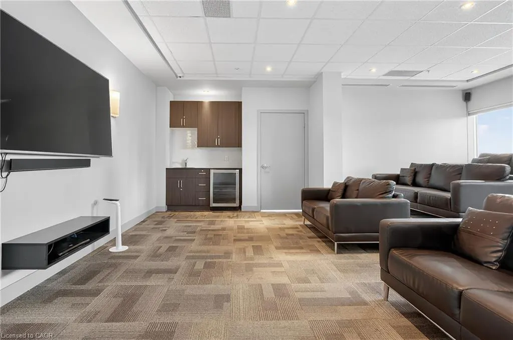 1 Victoria Street S, #1804