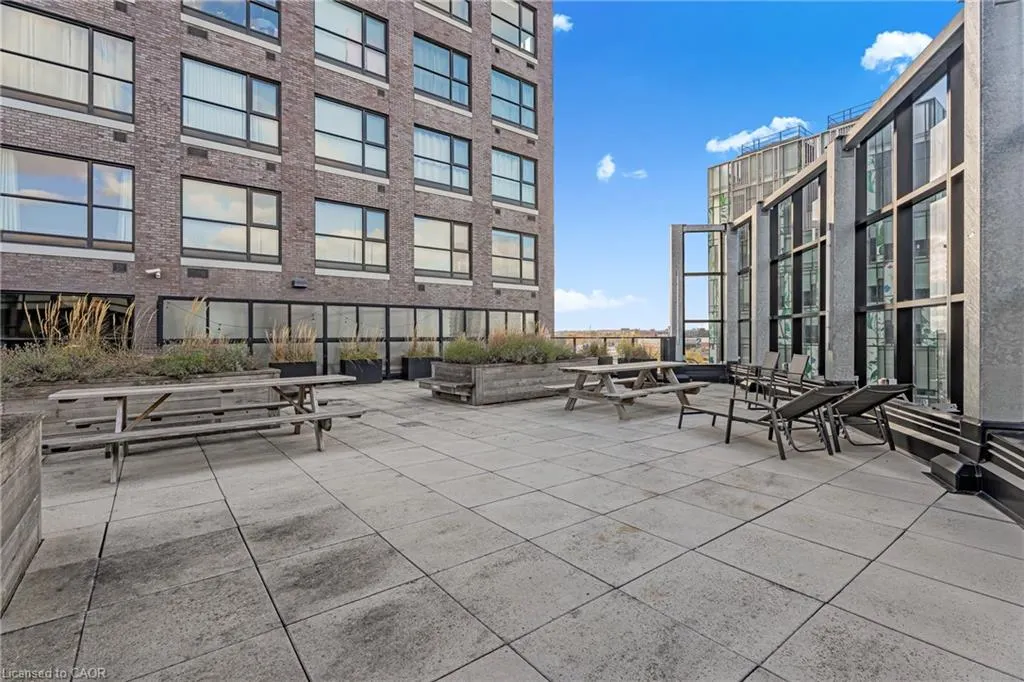 1 Victoria Street S, #1804