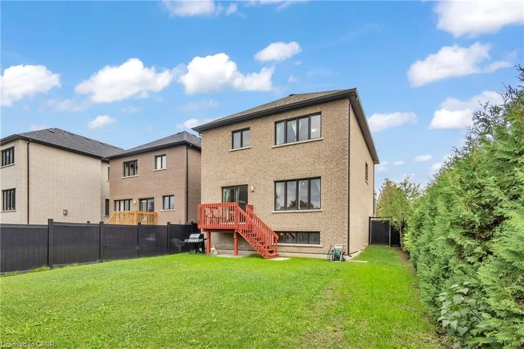 4 Slater Street