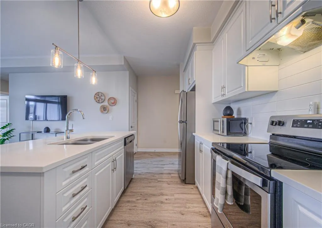 155 Thomas Slee Drive, #1F