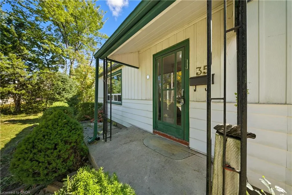 35 Glen Road