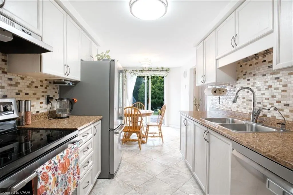 135 Eastforest Trail