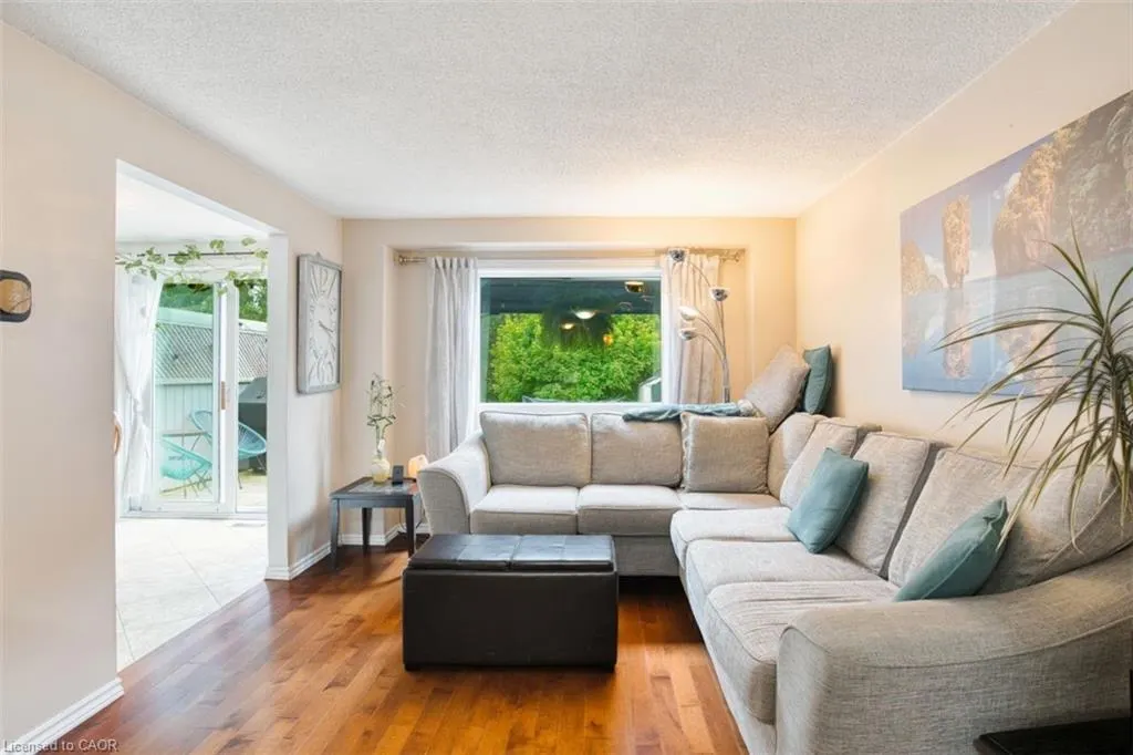 135 Eastforest Trail