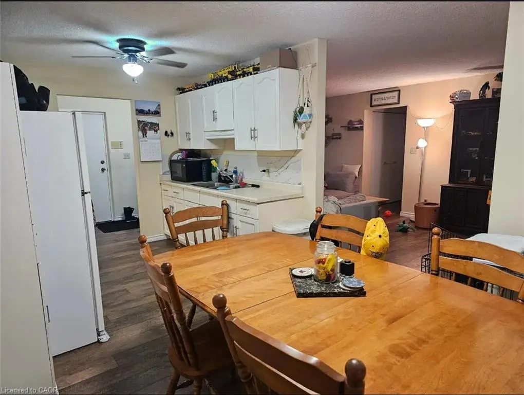 470 Elizabeth Street E, #4