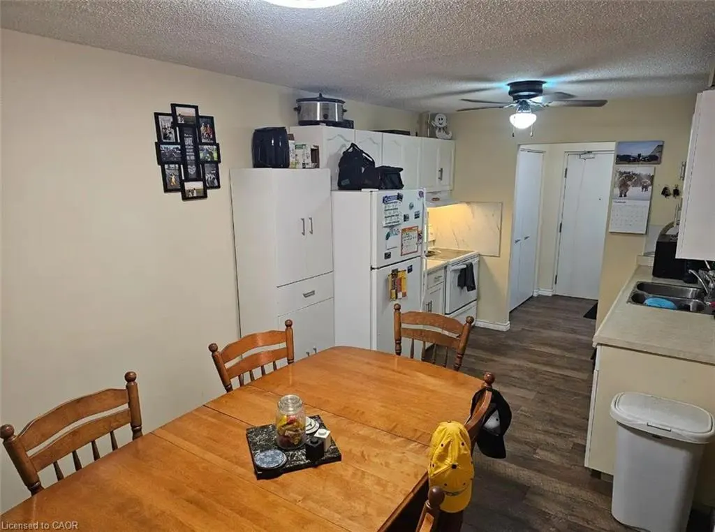 470 Elizabeth Street E, #4