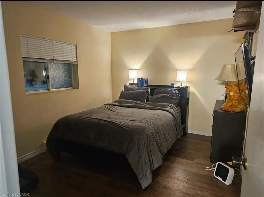 470 Elizabeth Street E, #4