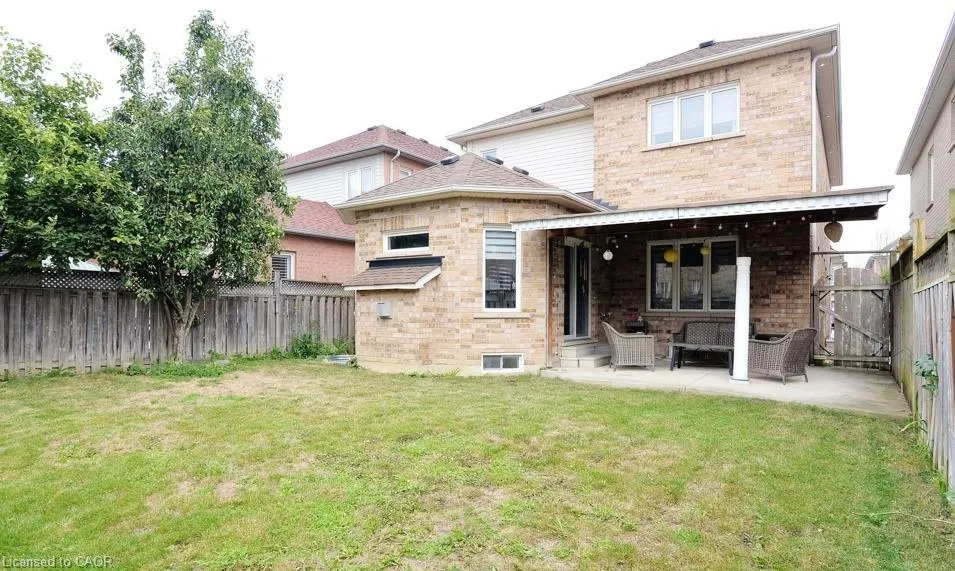 12 El Camino Way