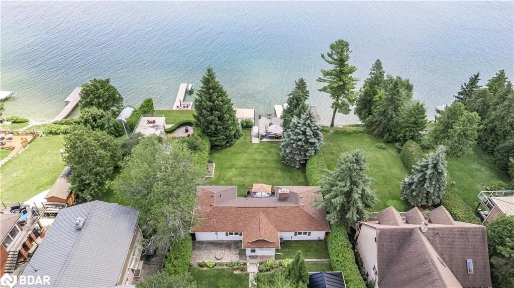 1125 Woodland Drive