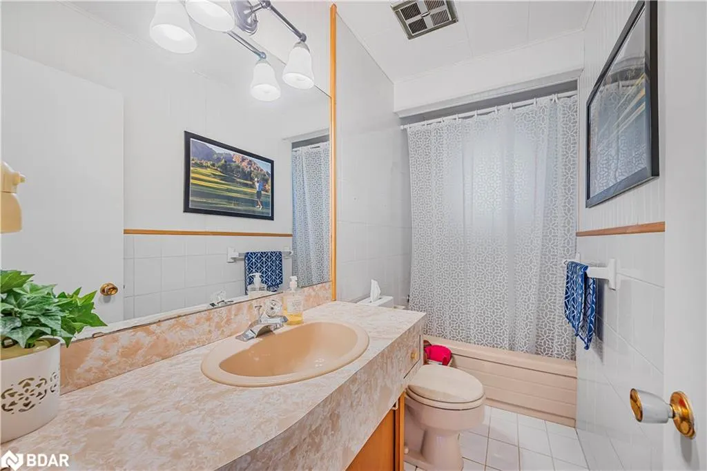 1125 Woodland Drive