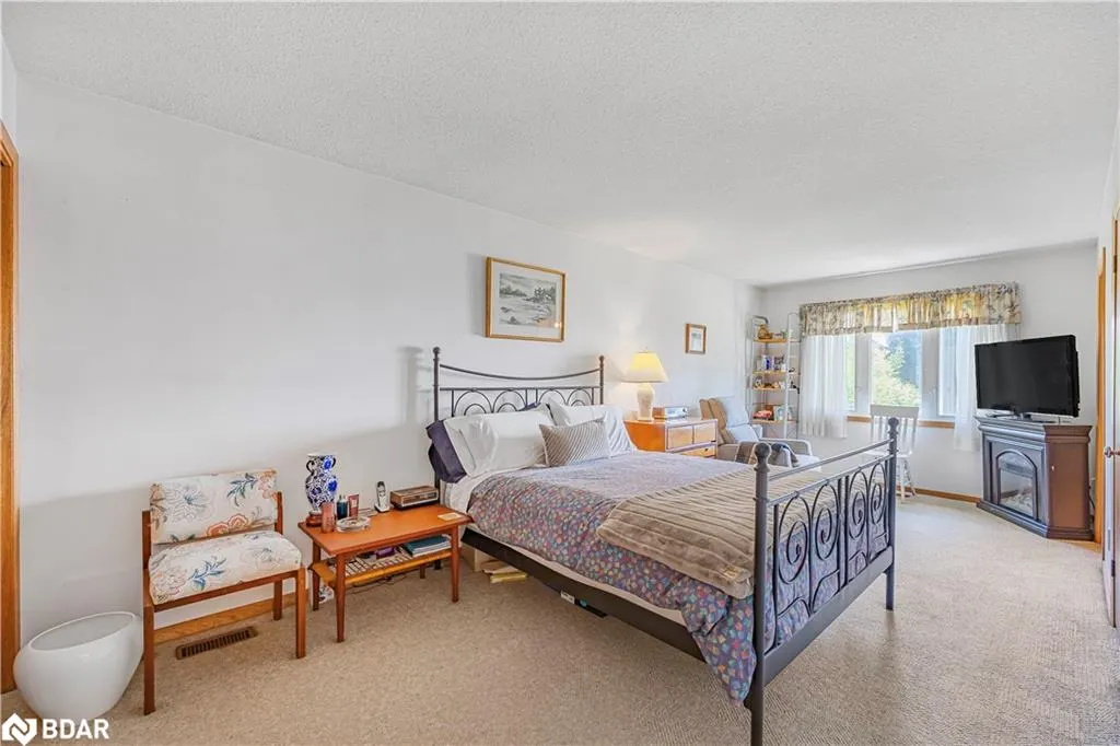 1125 Woodland Drive