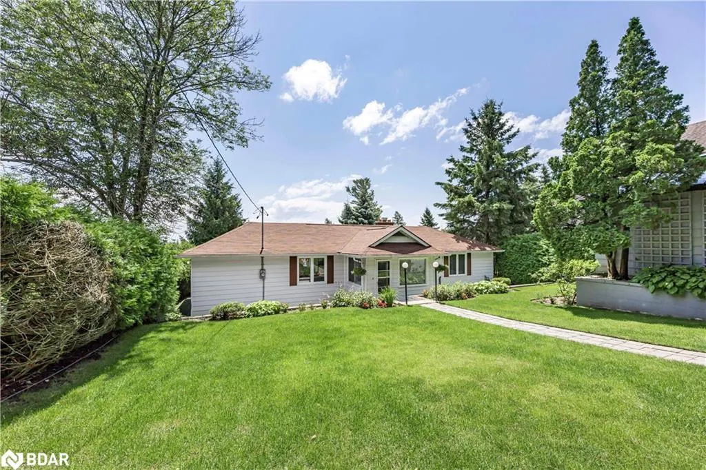 1125 Woodland Drive