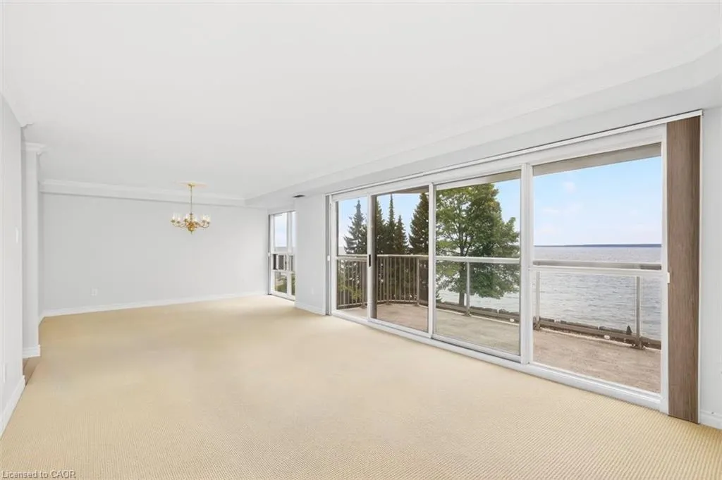 2210 Lakeshore Road, #203