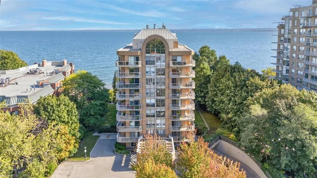 2210 Lakeshore Road, #203