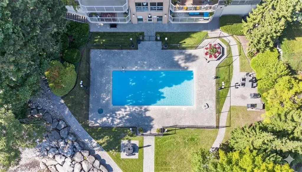 2210 Lakeshore Road, #203
